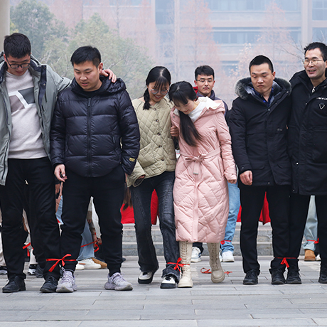 �𱬼��ˣ����R������